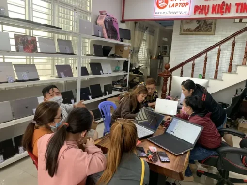 Hình ảnh khách hàng Mỹ Tho Laptop 14