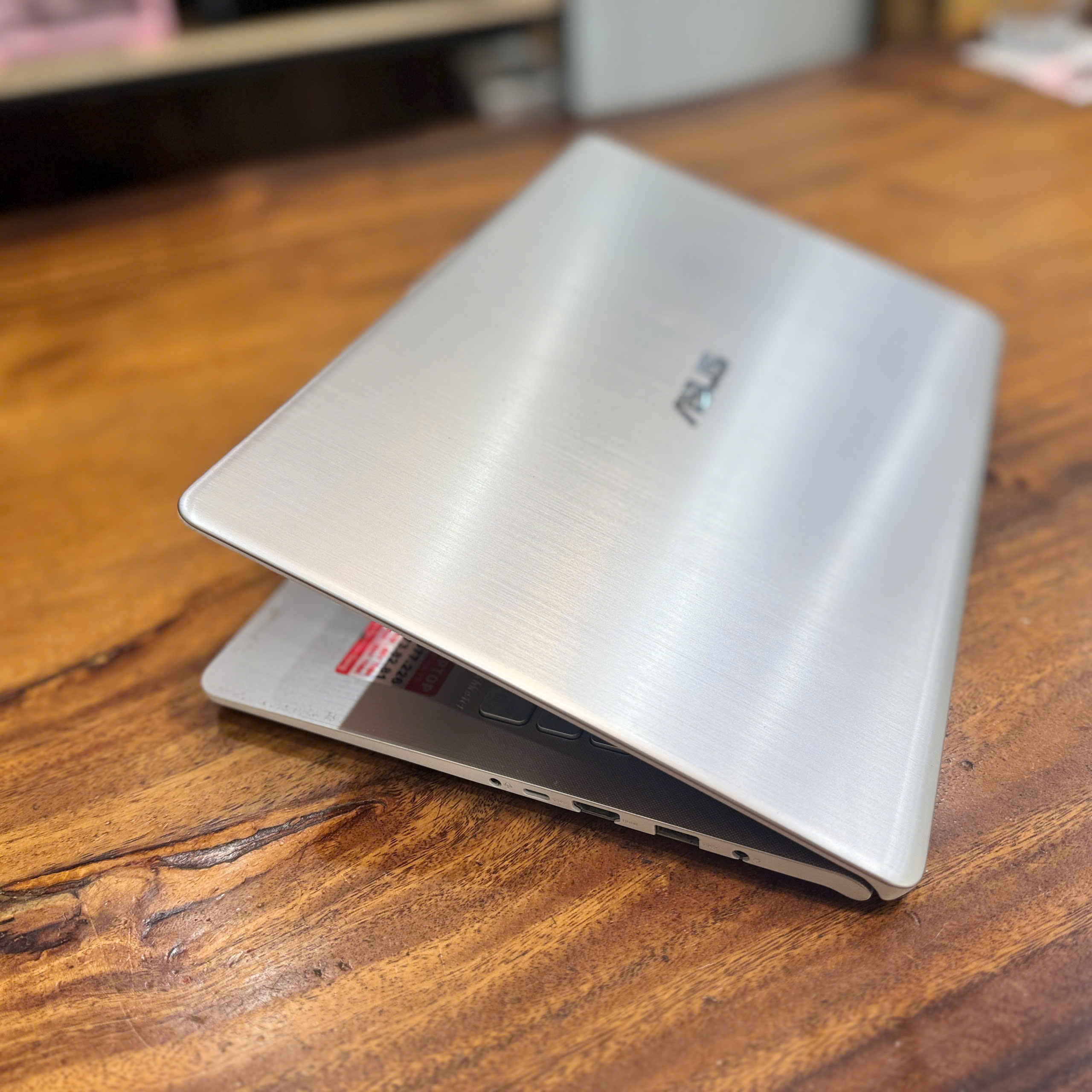 Alternative view of Asus Vivobook S530UA | Core i3 8130U | Ram 8GB | SSD 128GB | 15.6 FHD