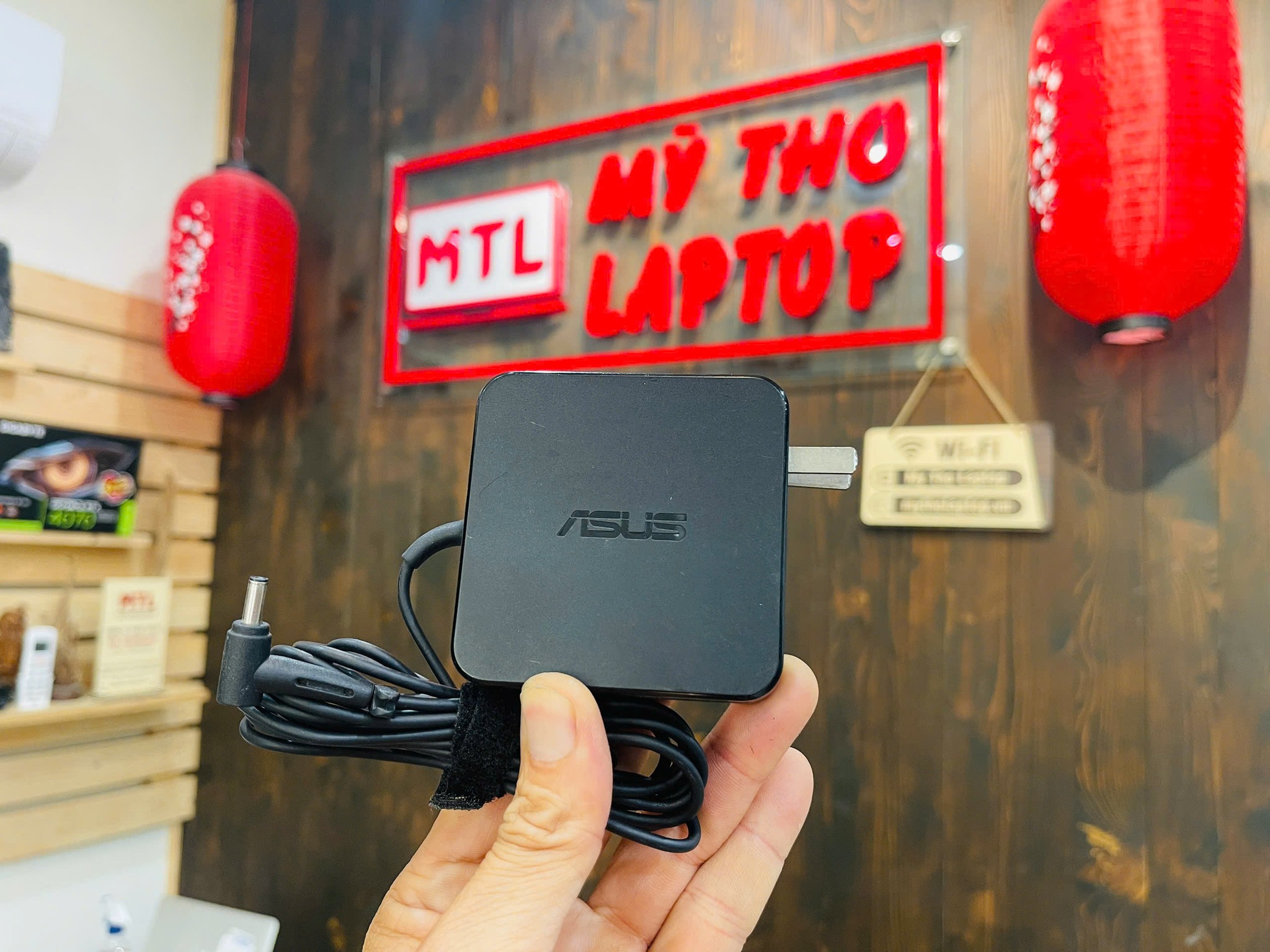 Alternative view of Sạc ASUS 65W chân nhỏ không kim