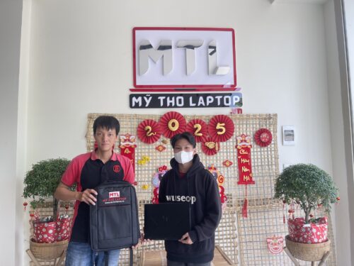 Khách hàng tại Mỹ Tho Laptop 12