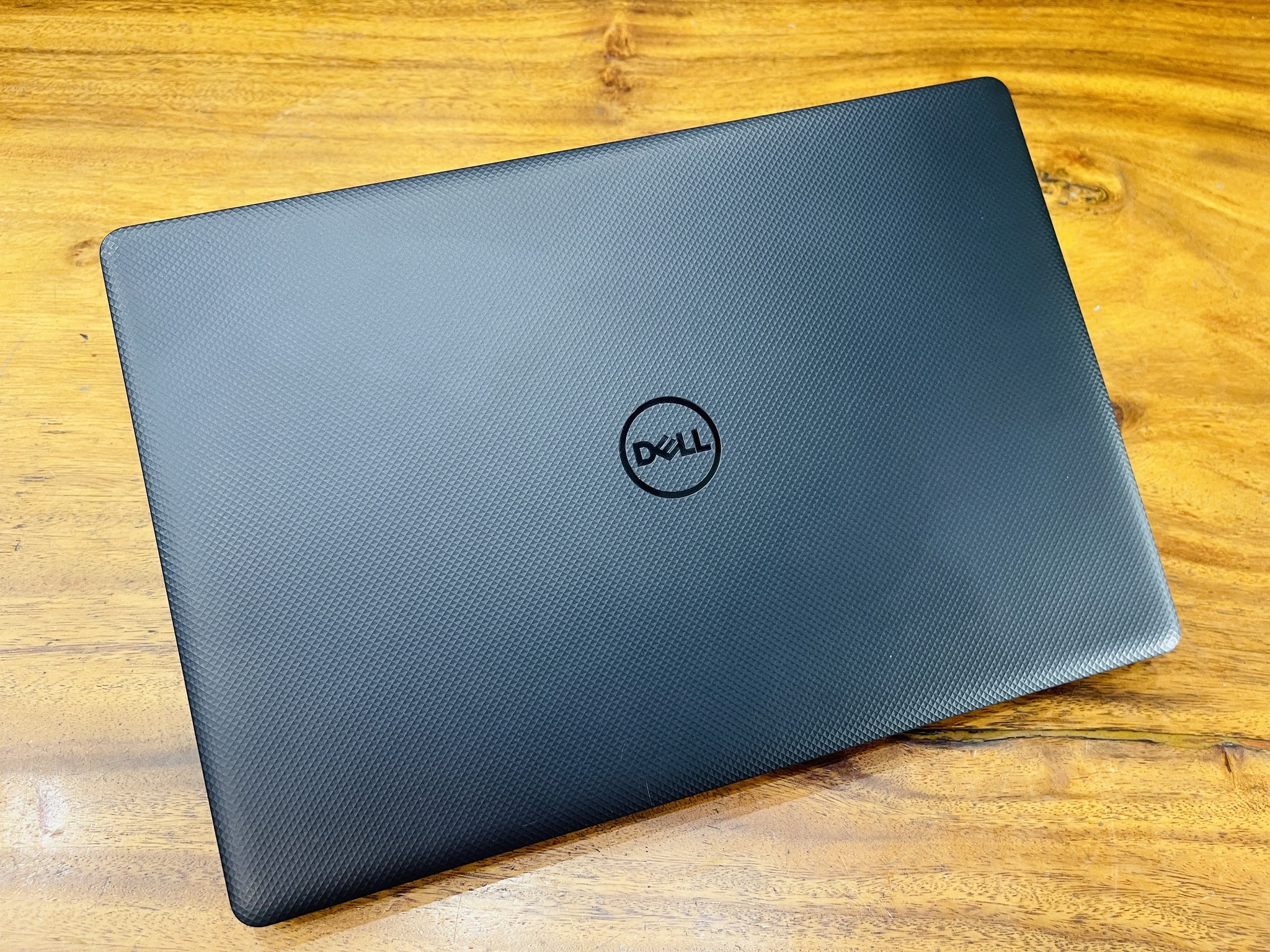 Alternative view of Dell Vostro 3590 | Core i5 10210U | Ram 8GB | SSD 256GB | AMD Radeon 610 | 15.6 FHD