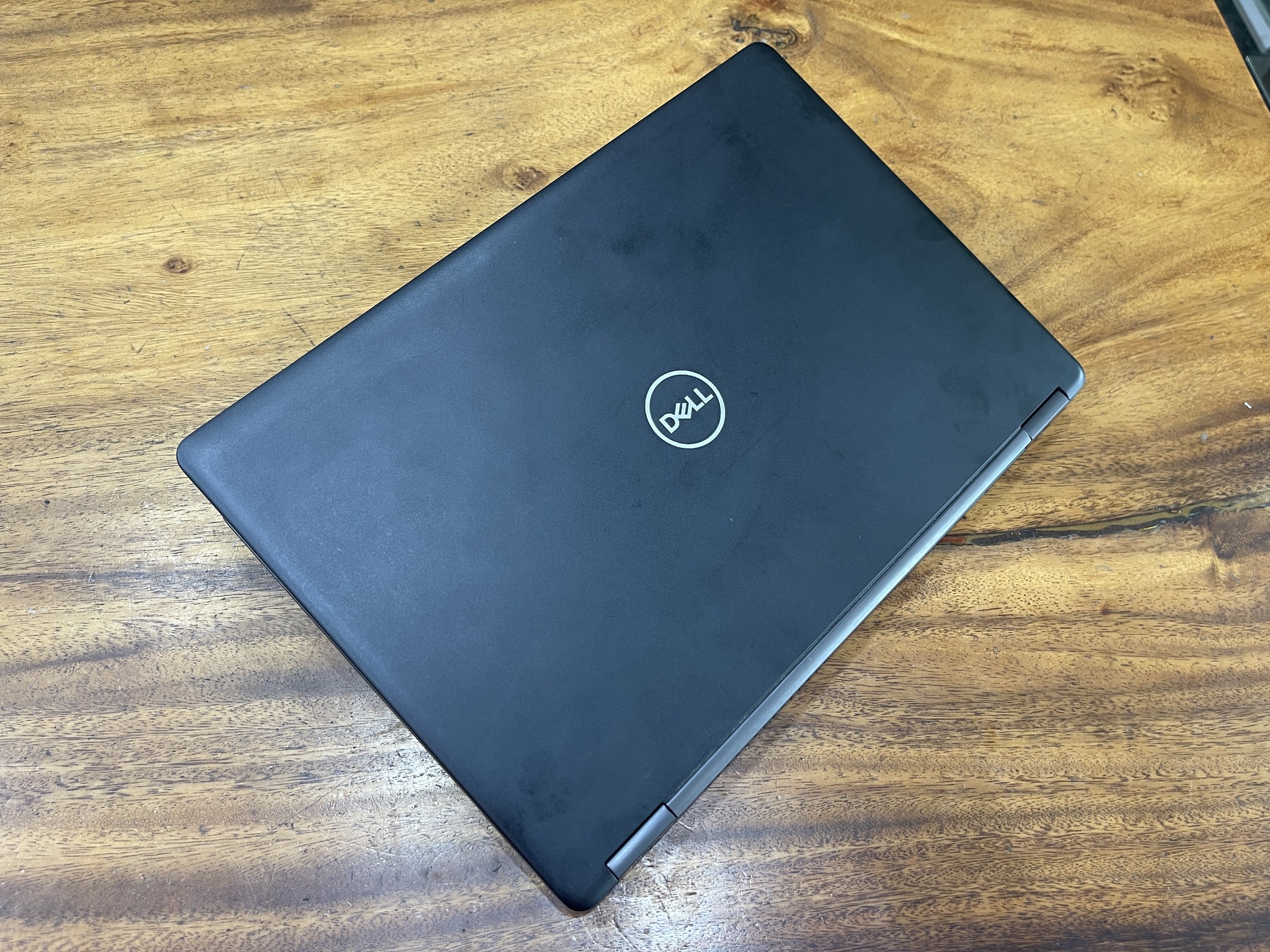 Alternative view of Dell Latitude E5490 | Core i5 7300U | Ram 8 GB | SSD 256 GB | 14 HD