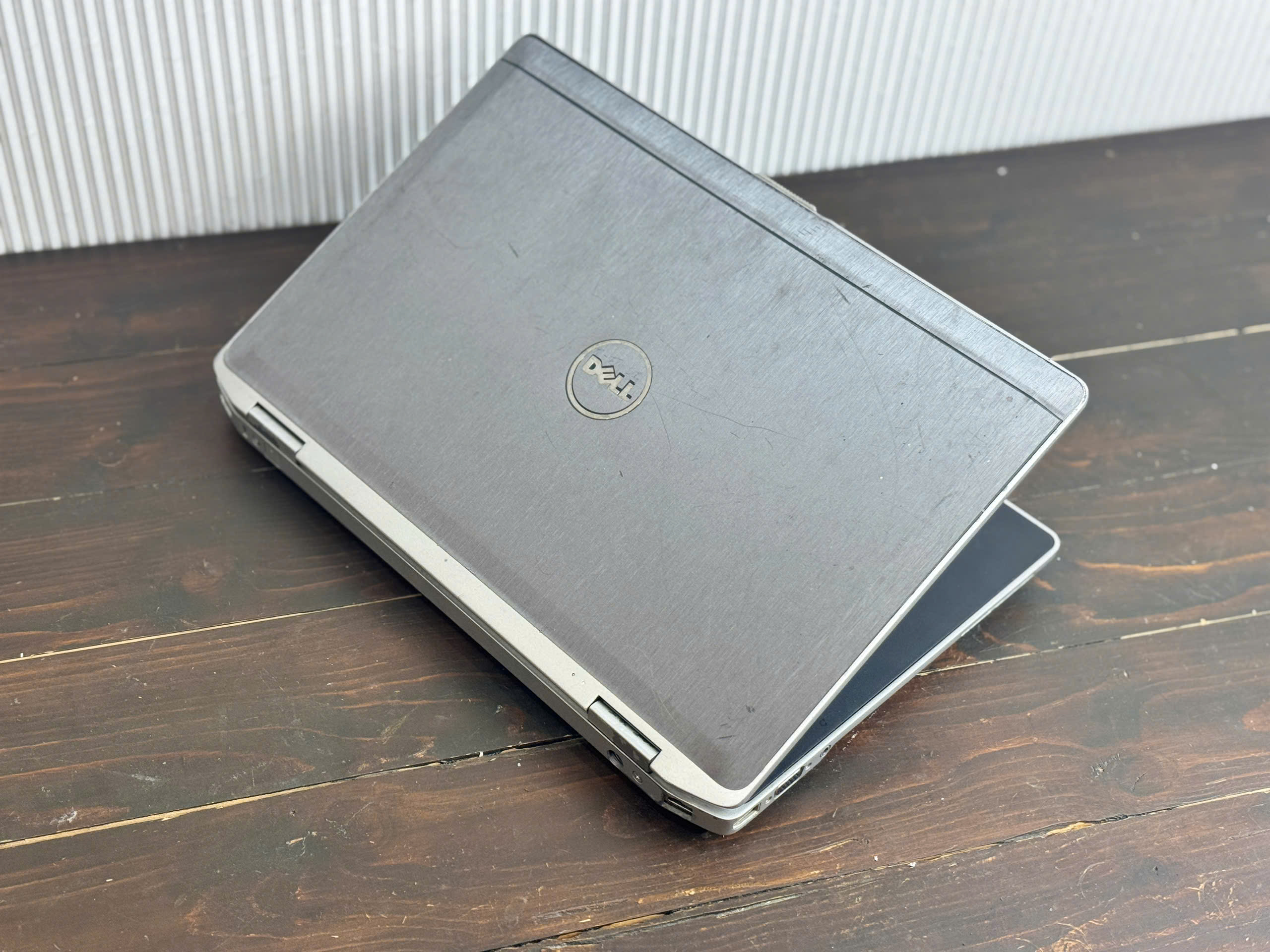 Alternative view of Dell Latitude E6420 | Core i5 2520M | Ram 8 GB | SSD 120 GB | 14 inch HD