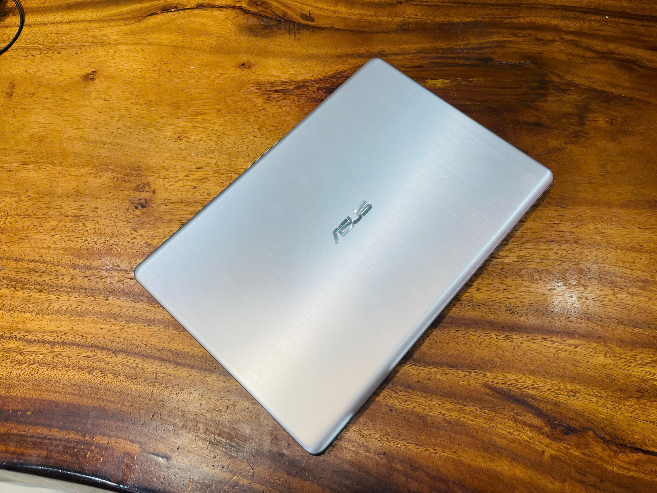 Alternative view of Asus Vivobook S530UA | Core i5 8265U | Ram 8GB | SSD 256GB | 15.6 FHD