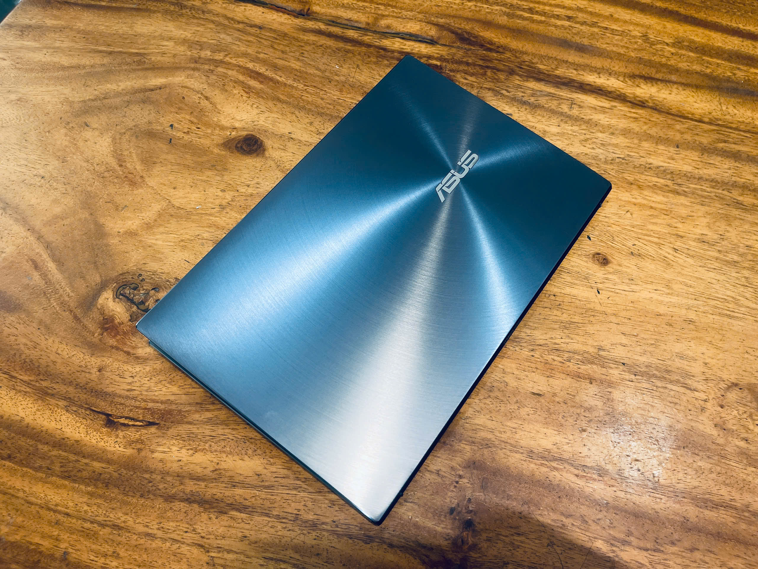 Alternative view of ASUS Zenbook UX425EA | Core i5 1135G7 | Ram 8GB | SS 512GB | 14 inch FHD