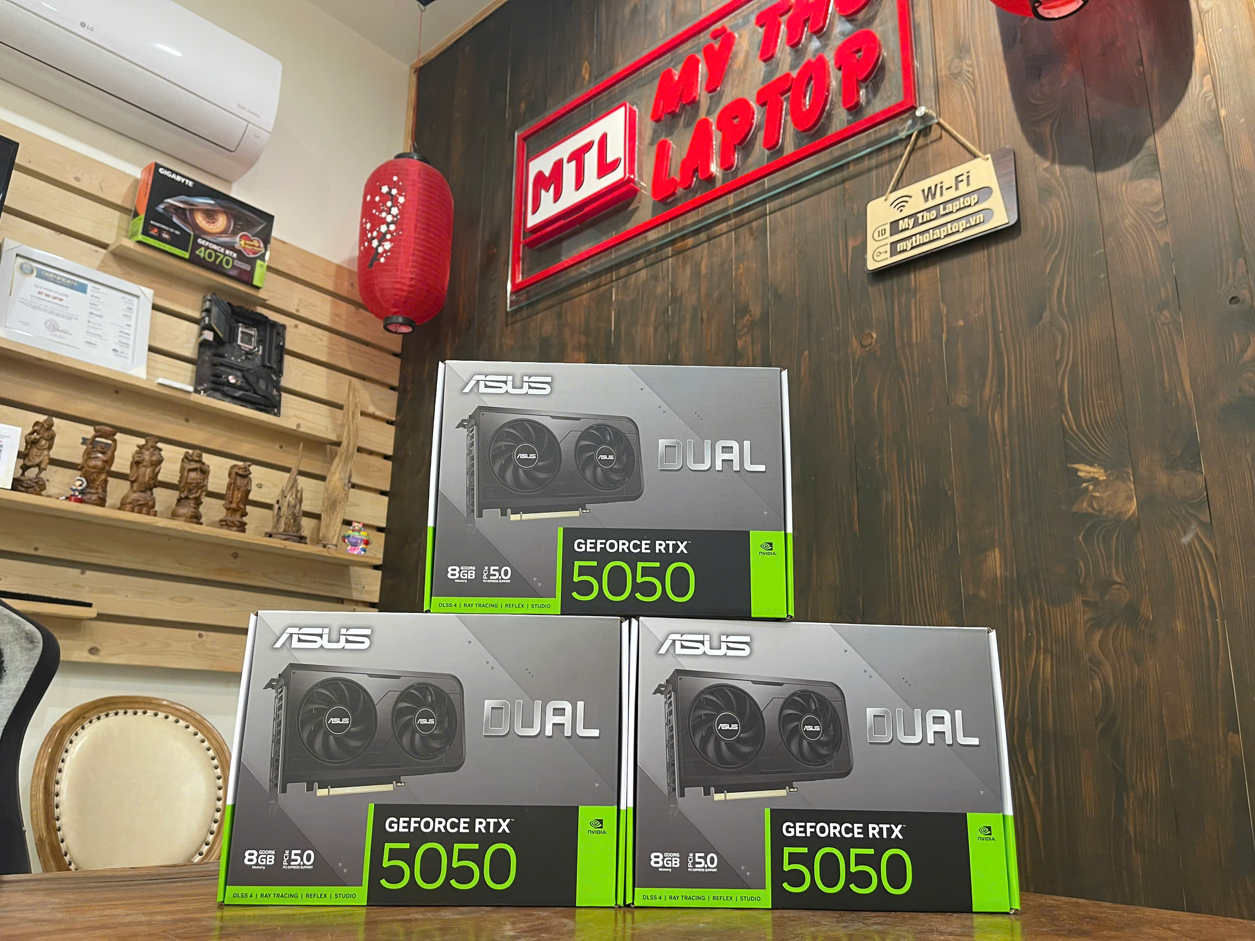 Alternative view of ASUS Dual GeForce RTX™ 5050 8GB GDDR6 OC Edition