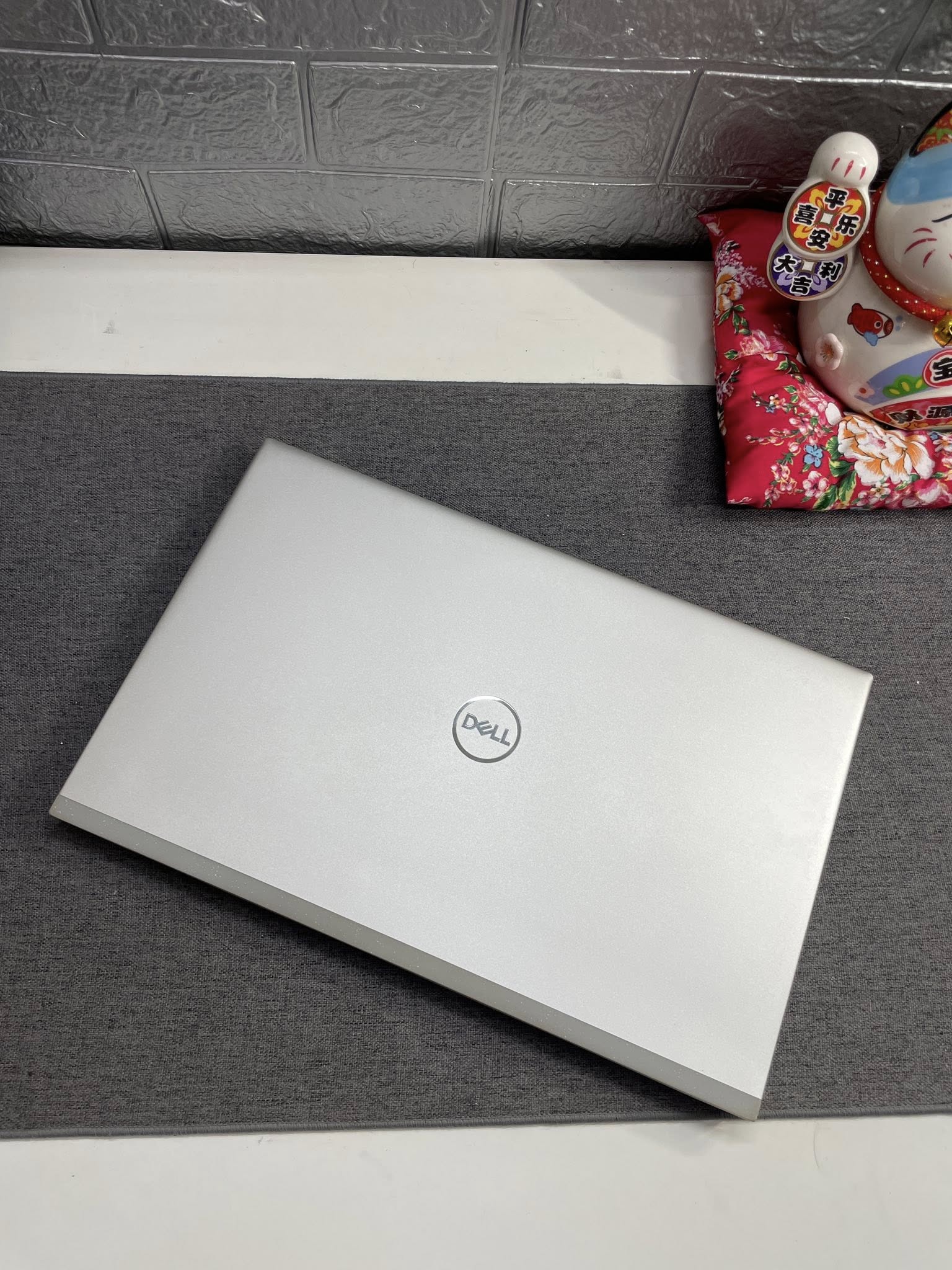 Alternative view of Dell Inspiron 5518 | Core i7 11390H | Ram 16 GB | SSD 512GB | Nvidia MX450 | 15.6 FHD