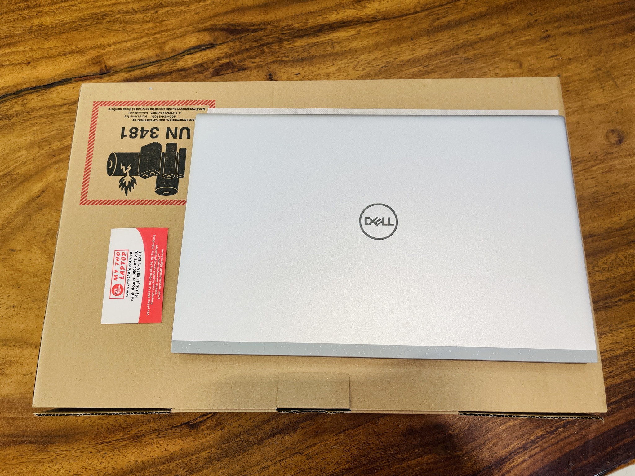 Alternative view of Dell Inspiron 5518 | Core i7 11390H | Ram 16 GB | SSD 512GB | Nvidia MX450 | 15.6 FHD