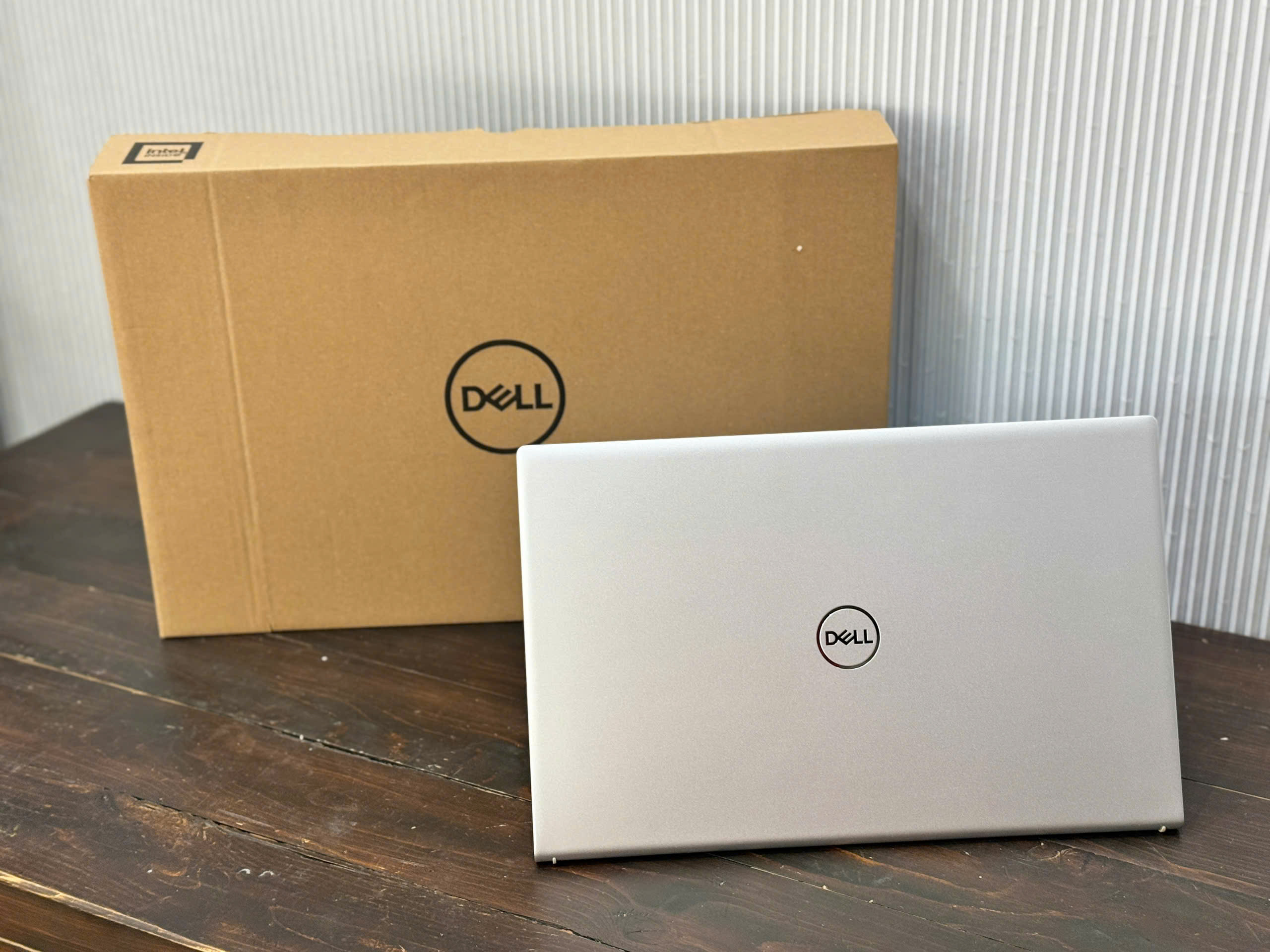 Alternative view of Dell Inspirion 5510 | Core i5 11320H | Ram 16GB | SSD 512GB | Nvidia MX450 | 15.6 FHD