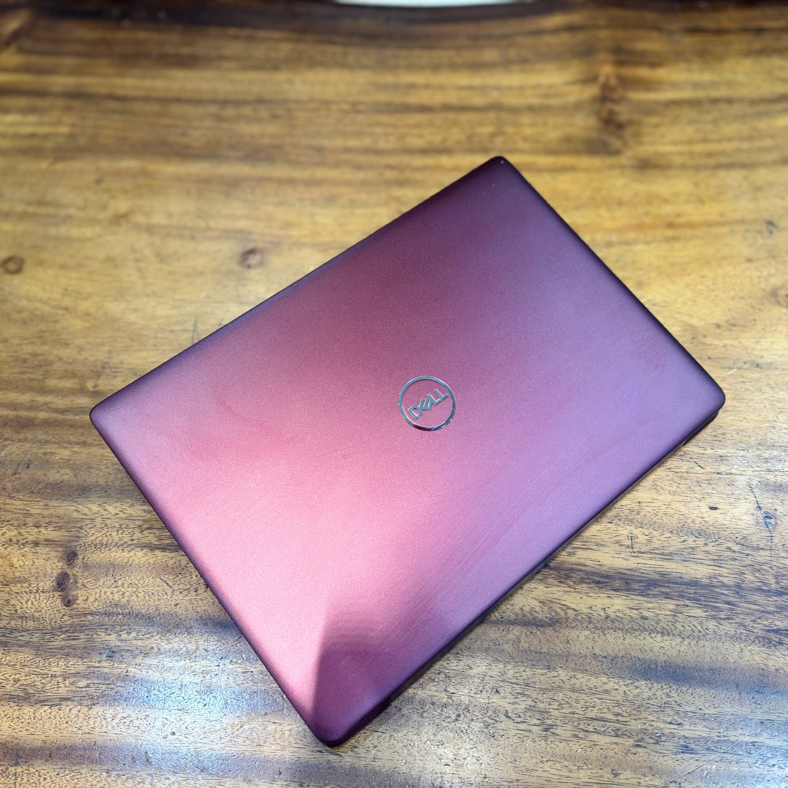 Alternative view of Dell Inspirion 5480 | Core i5 8265U | Ram 8GB | SSD 256GB | 14 FHD