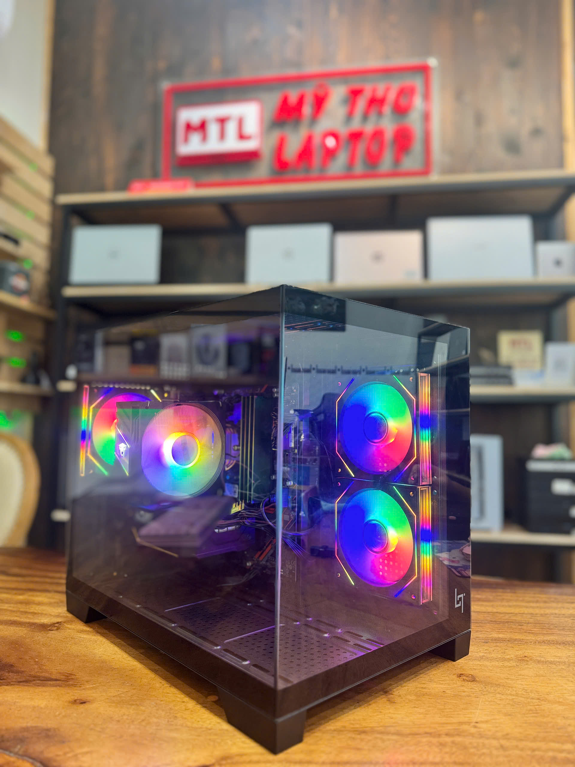 Alternative view of MTL IFRIT | Core i5 9400F | Ram 16GB | SSD 256GB | NVIDIA GeForce GTX 1650 4GB