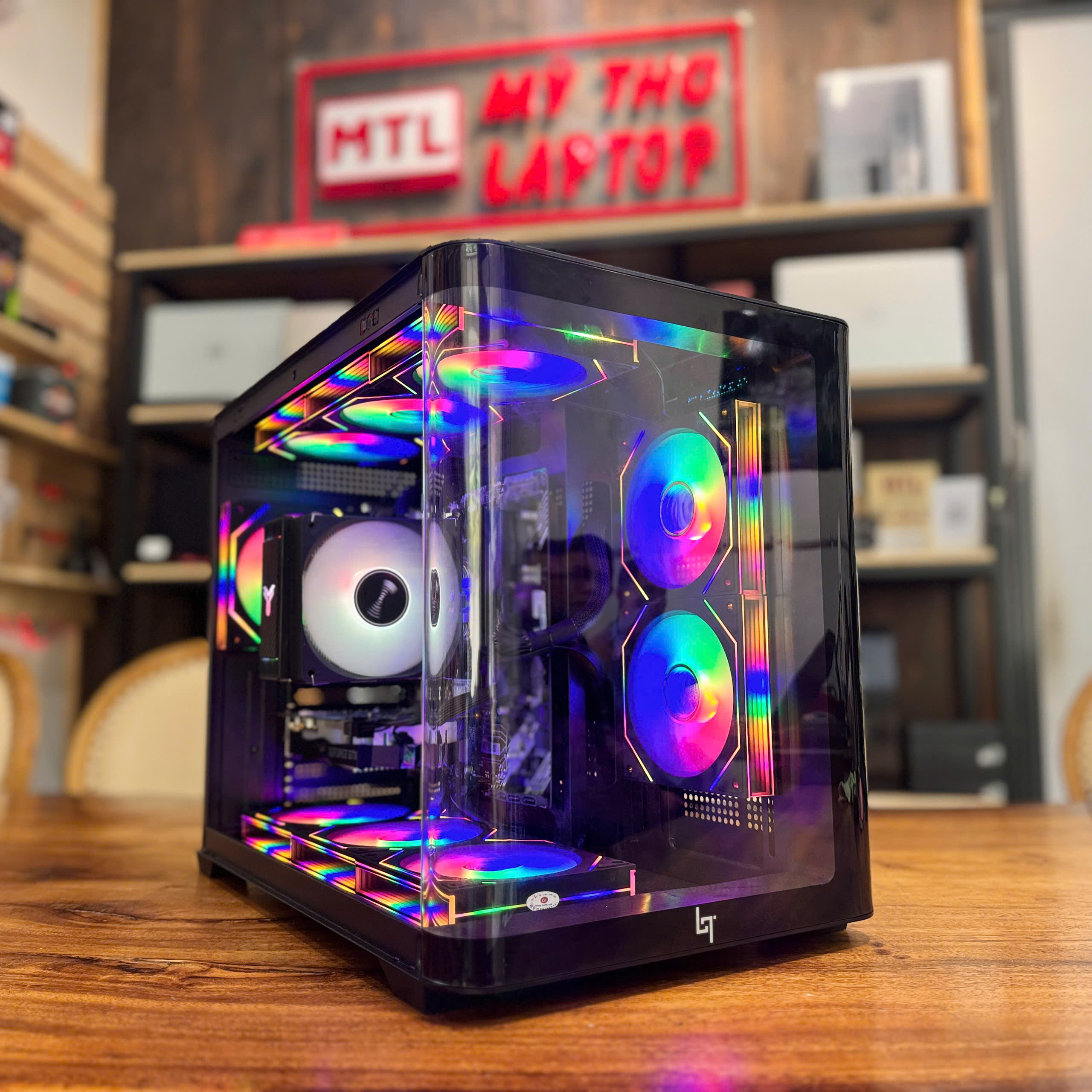 Alternative view of MTL Siren M | AMD RYZEN 5 3500X | Ram 16GB | SSD 256GB | GTX 1650 SUPER 4GB