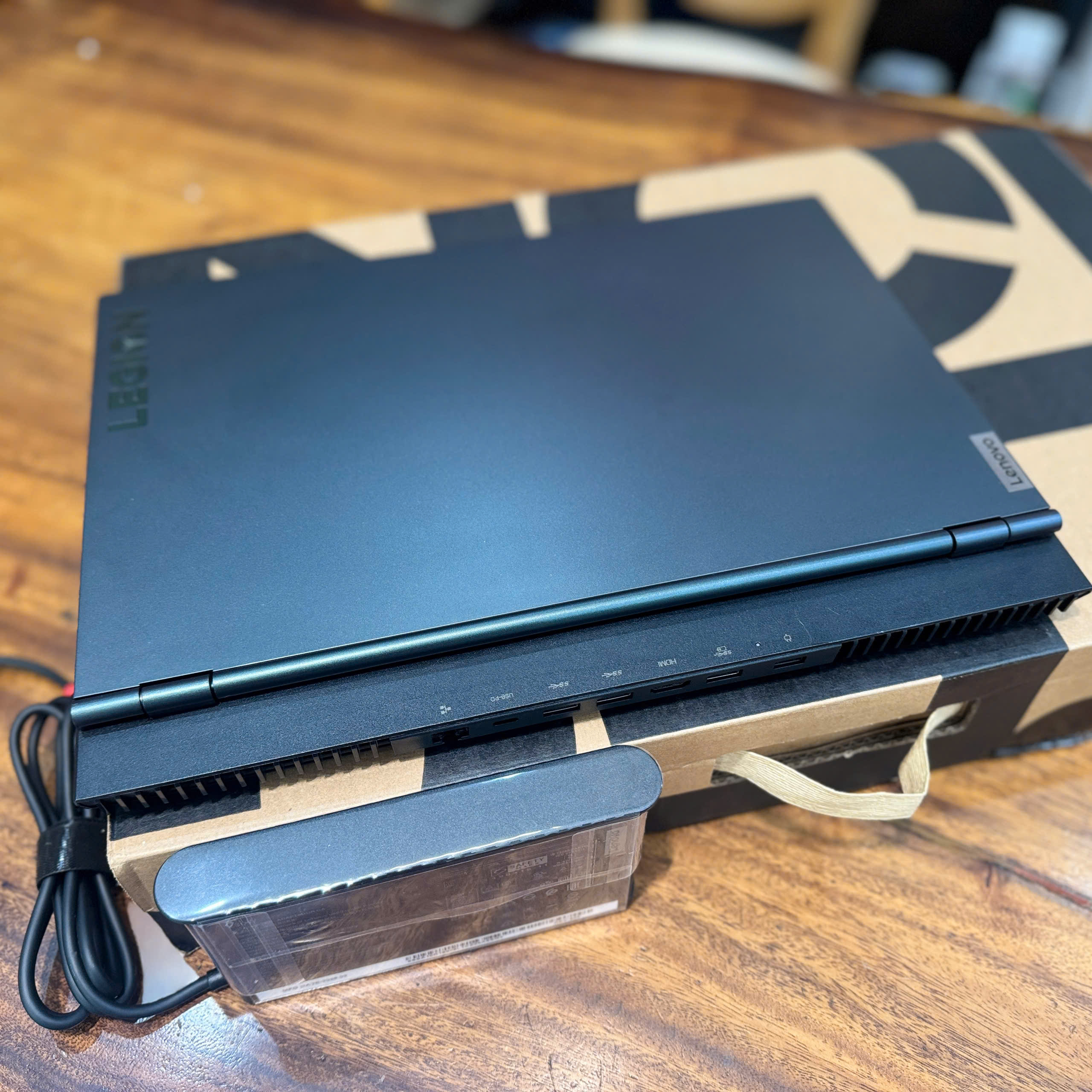 Lenovo Legion 5 R7000P | AMD Ryzen 7 5800H | Ram 16GB | SSD 512GB | RTX 3050Ti | 15.6 inch Full HD 165Hz - Ảnh 4