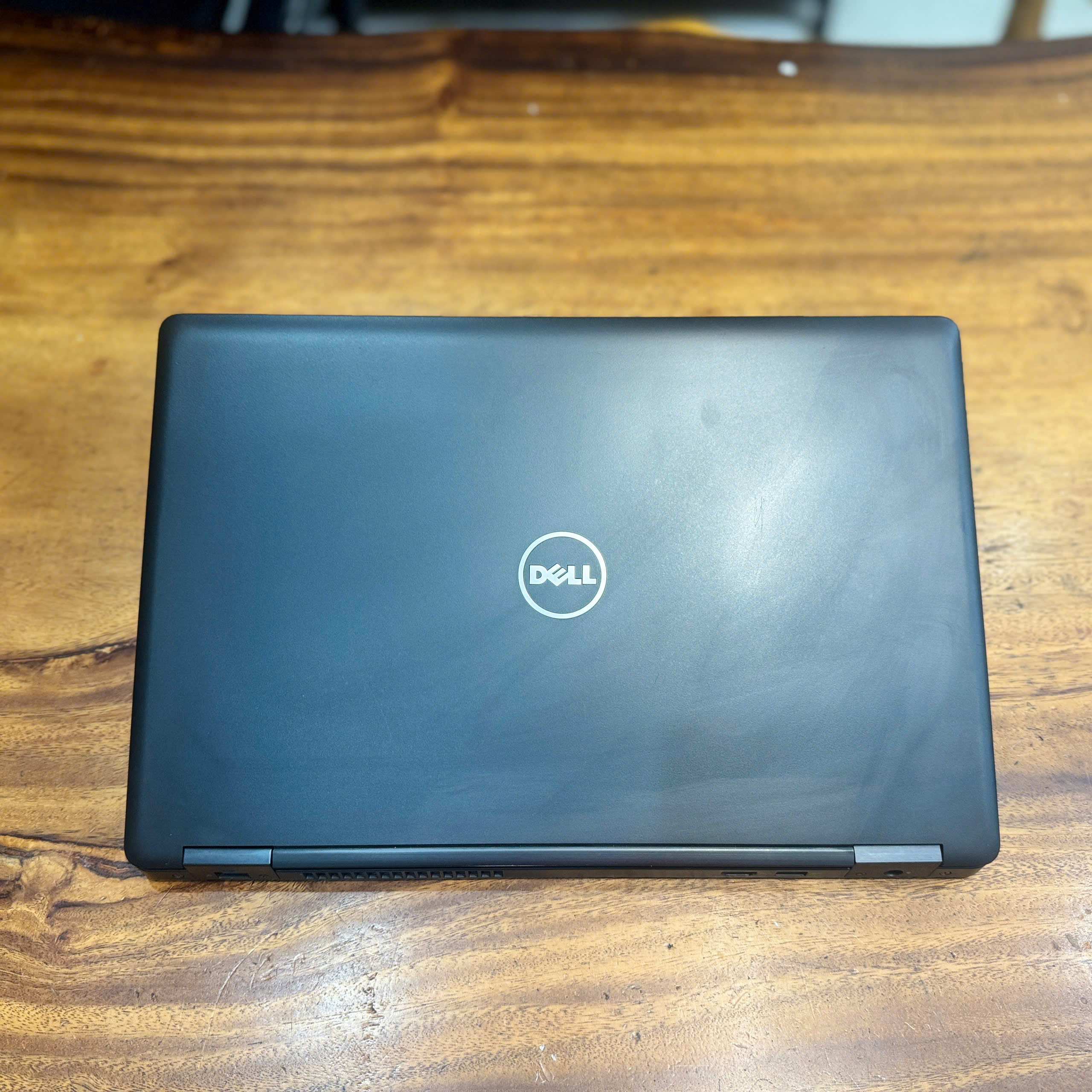 Alternative view of Dell Precision 3520 | Core i7 7700HQ | Ram 8GB | SSD 256GB | Nvidia Quadro M620 2GB | 15.6 FHD