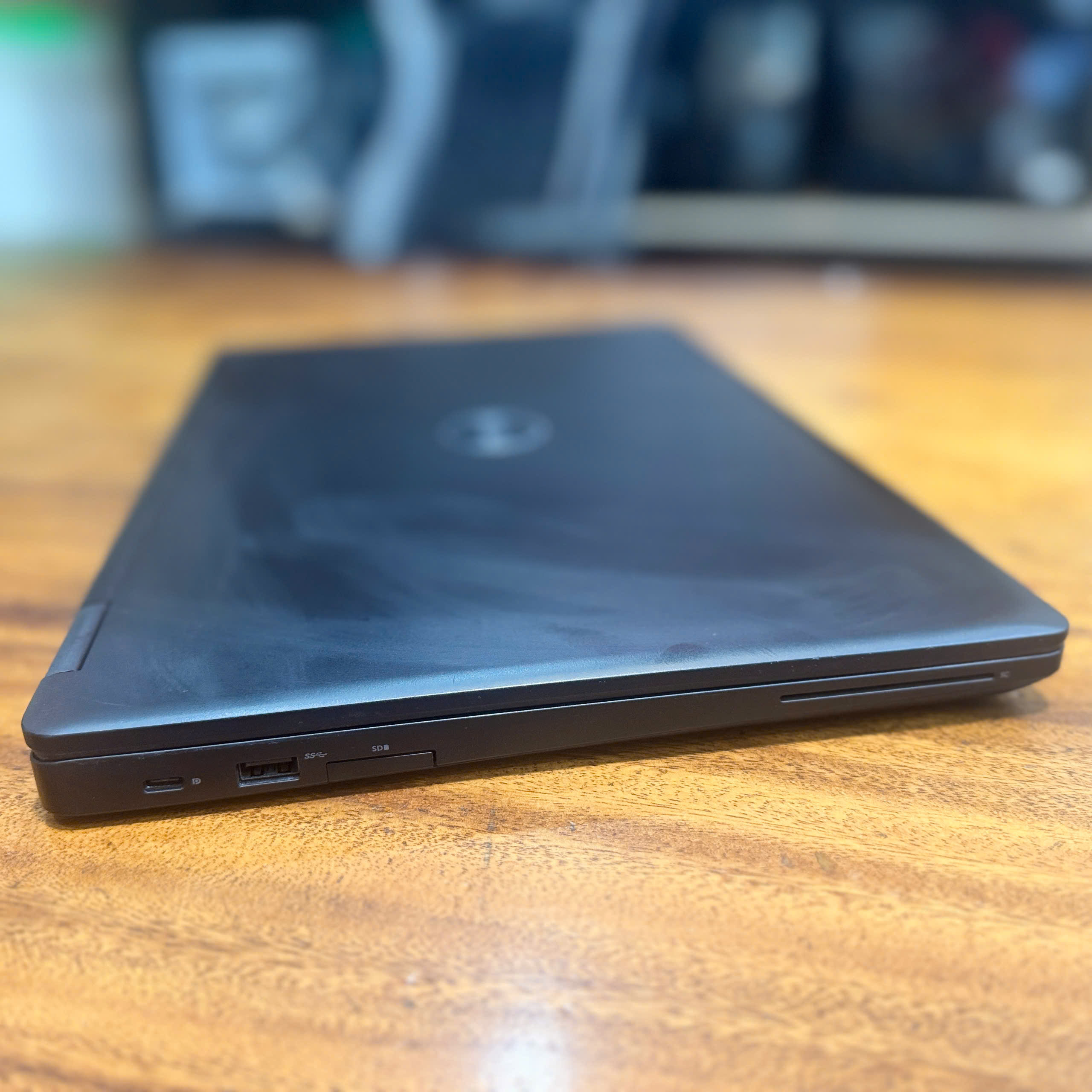 Dell Precision 3520 | Core i7 7700HQ | Ram 8GB | SSD 256GB | Nvidia Quadro M620 2GB | 15.6 FHD - Ảnh 4