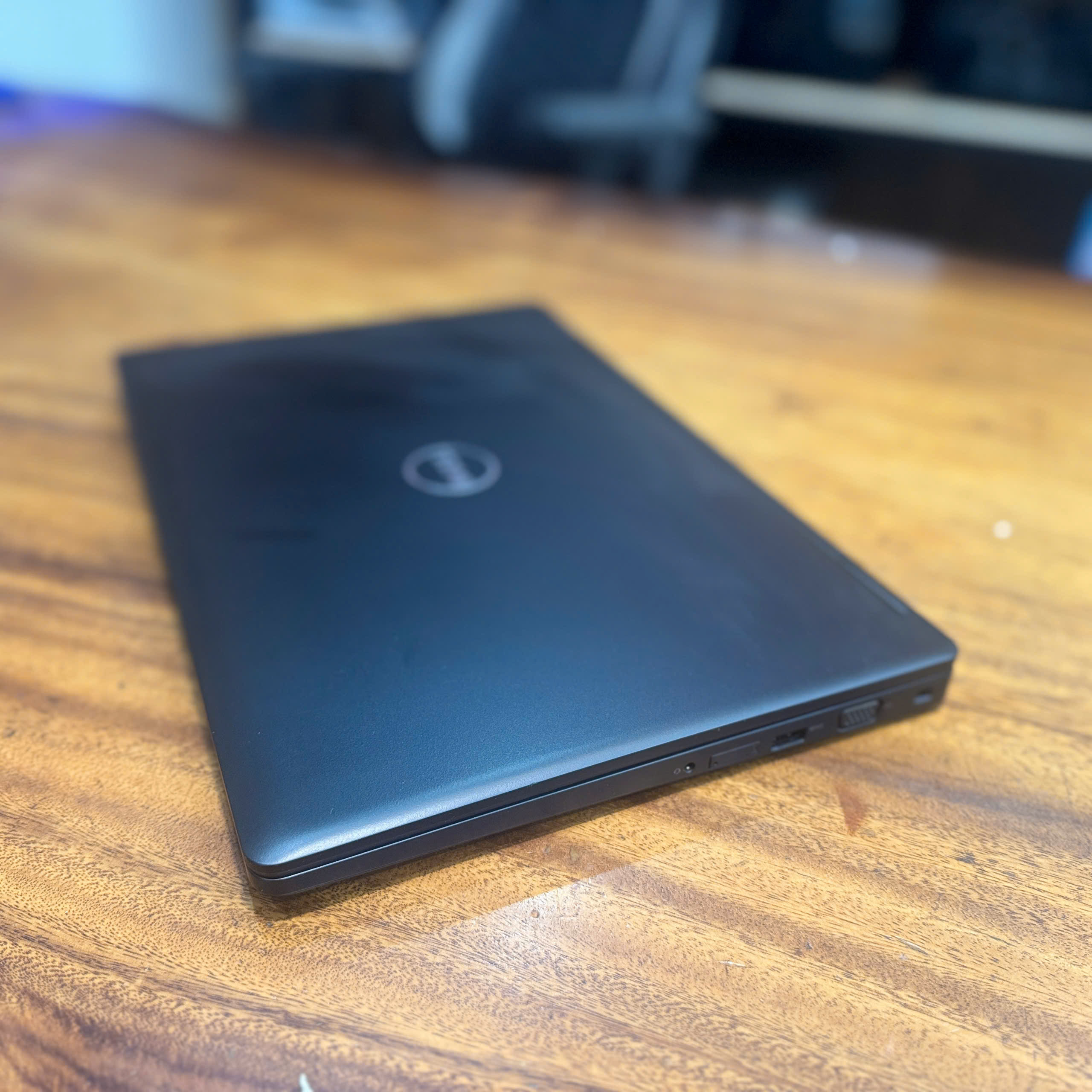 Dell Precision 3520 | Core i7 7700HQ | Ram 8GB | SSD 256GB | Nvidia Quadro M620 2GB | 15.6 FHD - Ảnh 5