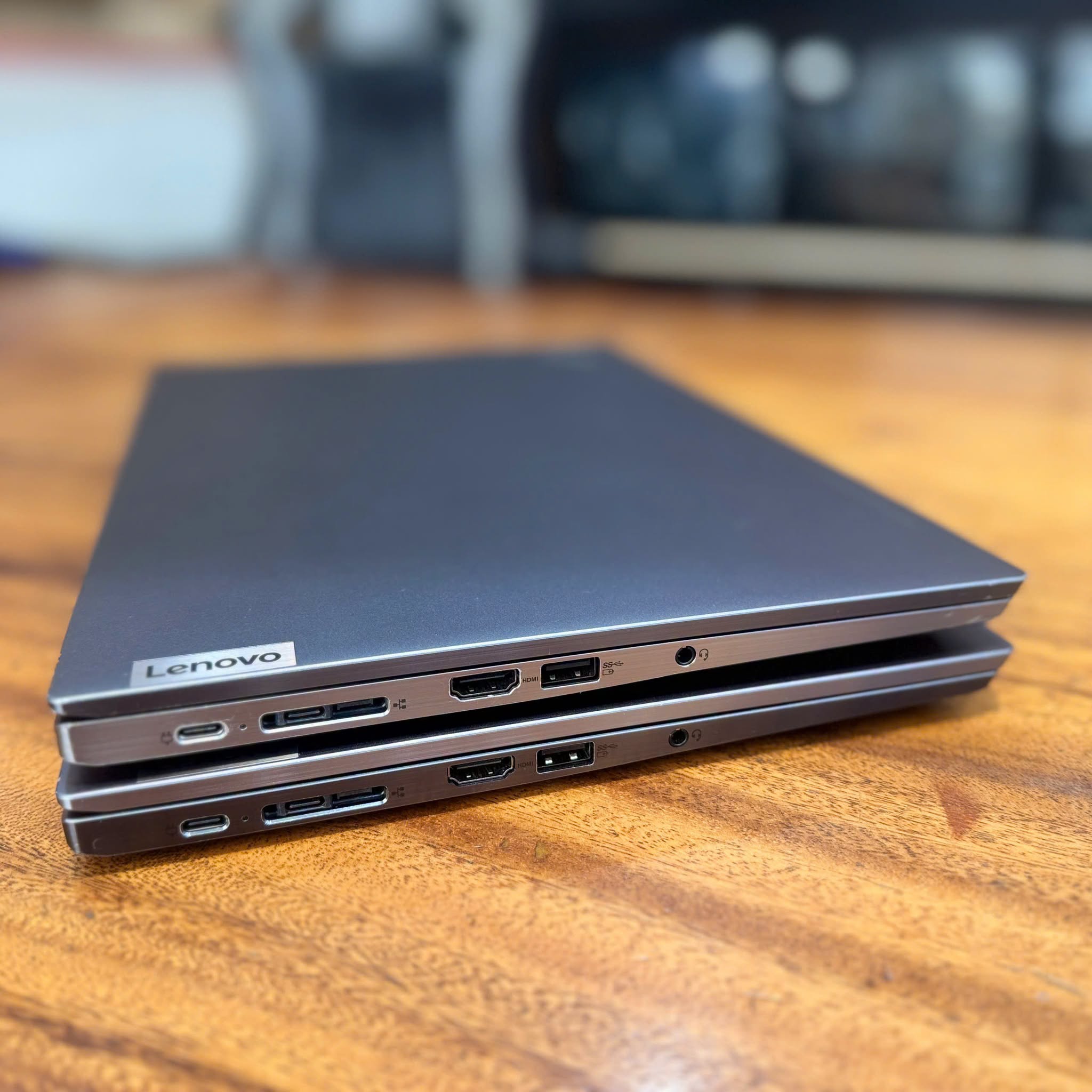 Alternative view of Lenovo Thinkpad T14s Gen 2 | AMD Ryzen 7 Pro 5850U | Ram 16GB | SSD 256GB | 14 inch FHD Touch