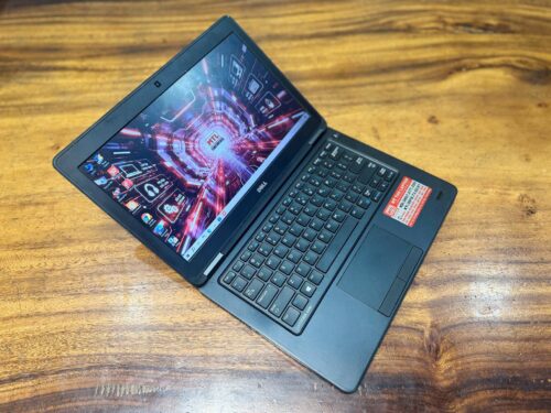 Alternative view of Dell Latitude E5250 | Core i5 5300U | Ram 8GB | SSD 180GB | 12.5 inch HD